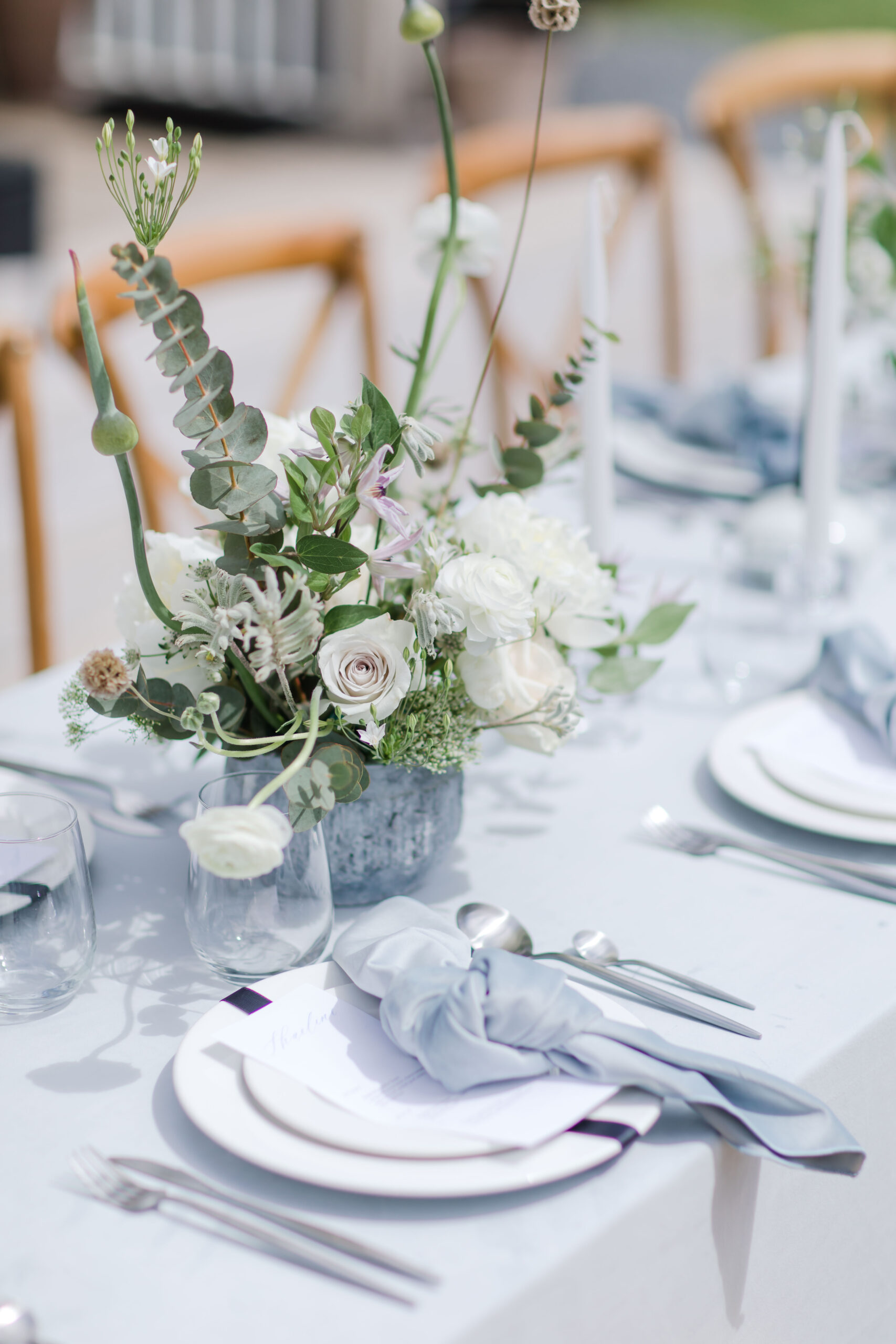 Styling a table for an outdoor event